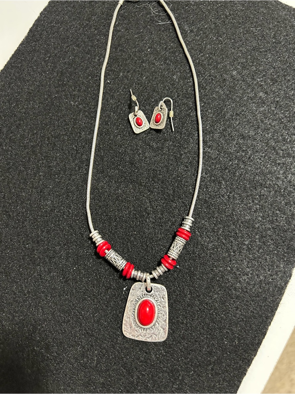 Source Unknown Silver-Tone Necklace and Earring Set with Red Accents